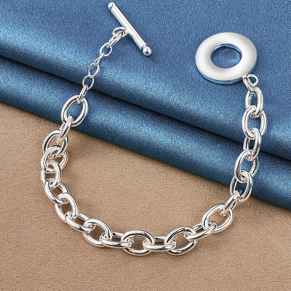 Beautiful Toggle Closure O-Chain 7.5 Inch Long Bracelet - Picture 5 of 5